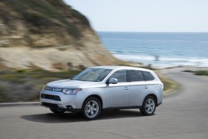 2014 Mitsubishi Outlander | ©2014 Mitsubishi