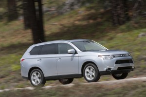 2014 Mitsubishi Outlander | ©2014 Mitsubishi