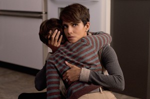 Halle Berry stars as Molly Woods a female astronaut in EXTANT on CBS | © 2014 Dale Robinette/CBS