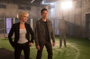 Nicky Whelan stars as Annie Mason and Gabriel Luna as Tony Bravo in MATADOR | © 2014 El Rey Network