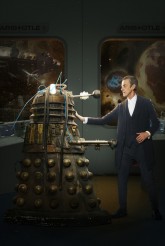Peter Capaldi as The Doctor vs. the Dalek in DOCTOR WHO - Series 8 | ©2014 BBC/BBC Worldwide/Ray Burmiston