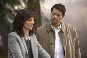 Erica Carroll as Hannah and Misha Collins as Castiel in SUPERNATURAL - Season 10 - "Girls, Girls, Girls" | ©2014 The CW/Katie Yu 