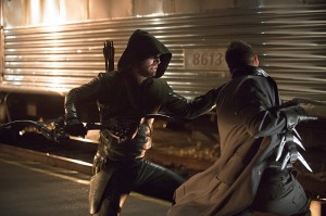 Stephen Amell stars as The Arrow in ARROW on CW | © 2015 Cate Cameron/The CW