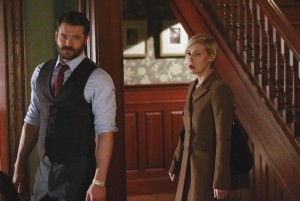 Charlie Weber stars as Frank Delfino and Liza Weil stars as Bonnie Winterbottom in HOW TO GET AWAY WITH MURDER | © 2015 ABC/Mitchell Haaseth