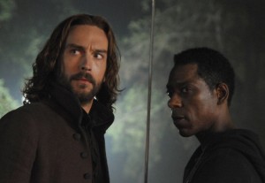 Tom Mison stars as Ichabod and Orlando Jones as Frank Irving in SLEEPY HOLLOW | © 2015 Brownie Harris/FOX