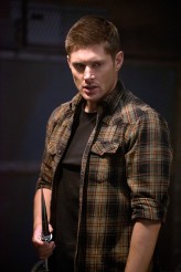 Dean (Jensen Ackles) gets ready to torture an angel in SUPERNATURAL The Hunter Games | © 2015 Diyah Pera/The CW