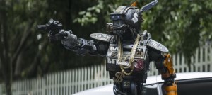 Chappie engages in battle in CHAPPIE | © 2015 Sony/Columbia