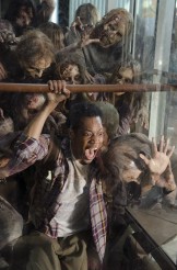 Noah (Tyler James Williams) gets devoured by zombies in THE WALKING DEAD "Spend" | © 2015 Gene Page/AMC