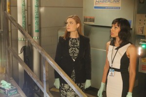 Emily Deschanel stars as Brennan and Tamara Taylor stars as Cam in BONES | © 2015 Patrick McElhenney/FOX