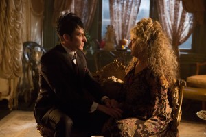 Robin Lord Taylor is Oswald Cobblepot and Carol Kane is his mother in GOTHAM - Season 1 - "Under the Knife" |  ©2015 Fox/Jessica Miglio