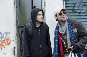 Rami Malek as Elliot and Christian Slater as Mr. Robot in MR. ROBOT | © 2015 David Giesbrecht/USA Network