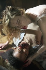 Lexi Johnson as Gloria having a bit of a snack on FEAR THE WALKING DEAD | © 2015 Justin Lubin/AMC
