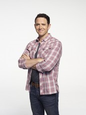 Santino Fontana as Greg in CRAZY EX-GIRLFRIEND | © 2016 Smallz & Raskind/The CW