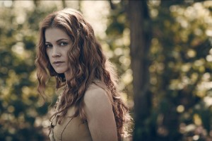 Gillian Alexy as G'Winveer in OUTSIDERS | © 2016 WGN America