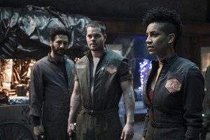 Cas Anvar as Alex Kamal, Wes Chatham as Amos, Dominique Tipper as Naomi Nagata in THE EXPANSE | © 2016 Rafy/Syfy