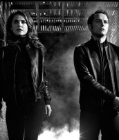 Keri Russell as Elizabeth Jennings and Matthew Rhys as Philip Jennings in THE AMERICANS | © 2016 FX
