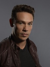 Kevin Alejandro as Dan Espinoza in LUCIFER | © 2016 Brendan Meadows/FOX