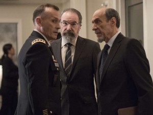 Robert Knepper and Many Patinkin on HOMELAND | © 2017 JoJo Whilden/SHOWTIME