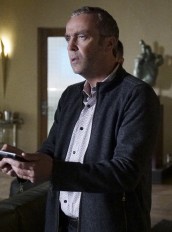 John Hannah as Holden Radcliffe in AGENTS OF SHIELD | © 2017 ABC/Eric McCandless