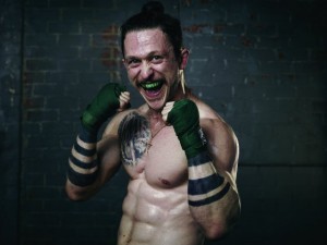 Jonathan Tucker in KINGDOM | © 2017 Audience Network
