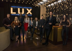 Tom Welling, Rachael Harris, DB Woodside, Tricia Helfer, Aimee Garcia, Kevin Alejandro, Lauren German, Tom Ellis and Lesley-Ann Brandt in LUCIFER - Season 3 |©2016 Fox/Jason Bell