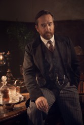 Matthew Macfadyen is Henry Wilcox in HOWARD'S END - Miniseries| ©2018 Starz