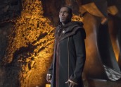 Carl Lumbly as Myr'nn J'onzz aka Martian Manhunter in SUPERGIRL - Season 3 - "Far From The Tree" |© 2018 The CW Network, LLC./Dean Buscher