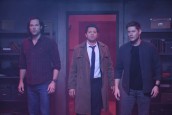 Jared Padalecki as Sam, Misha Collins as Castiel and Jensen Ackles as Dean in SUPERNATURAL - Season 14 - "Jack in the Box"| ©2019 The CW Network, LLC/Diyah Pera