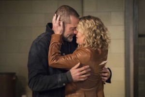 Jeffrey Dean Morgan as John Winchester and Samantha Smith as Mary Winchester in SUPERNATURAL - Season 14 - "Lebanon"| ©2019 The CW Network, LLC/Dean Buscher