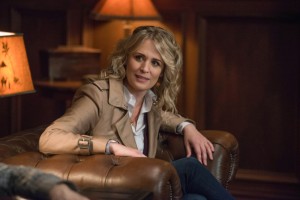 Samantha Smith as Mary Winchester in SUPERNATURAL - Season 14 - "Nightmare Logic"| © 2018 The CW Network, LLC/Diyah Pera