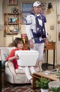 Rita Moreno as Lydia and Stephen Tobolowsky as Dr. Berkowitz in ONE DAY AT A TIME - Season 4 - "Penny Pinching" | ©2020 Pop TV/Nicole Wilder