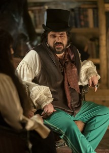 Matt Berry as Laszlo in WHAT WE DO IN SHADOWS - Season 2 - "Nouveau Théâtre des Vampires" in WHAT WE DO IN SHADOWS - Season 2 - "Brain Scramblies" | ©2020 FX/Russ Martin