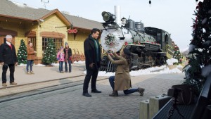 Michael Copon and Jennifer Freeman in the ION Television Holiday movie BEAUS OF HOLLY | ©2020 ION Television