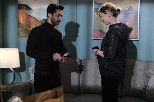 Manish Dayal as Dr. Devon Pravesh and and Emily VanCamp in THE RESIDENT - Season 4 - "Moving On and Mother Hens" | ©2021 Fox /Guy D’Alema