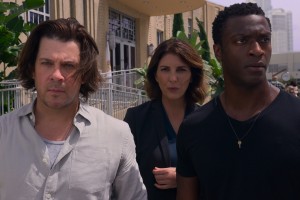 Christian Kane, Gina Bellman and Aldis Hodge in LEVERAGE: REDEMPTION | ©2021 Electric Entertainment