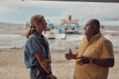 Mariana van Zeller (L) interviews the owner of a boating company that shuttles migrants from Necoclí, Colombia to the Darién Gap in TRAFFICKED WITH MARIANA VAN ZELLER | ©2023 National Geographic