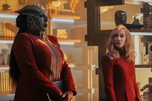 Gina Yashere as Lura and Holly Hunter as Nahla Ake in STAR TREK: STARFLEET ACADEMY - Season 1 - "Beta Test" | ©2026 Paramount+/Brooke Palmer
